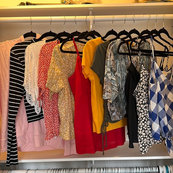 Old Navy Tops - Size Large Old navy, Windsor, style envy plus more